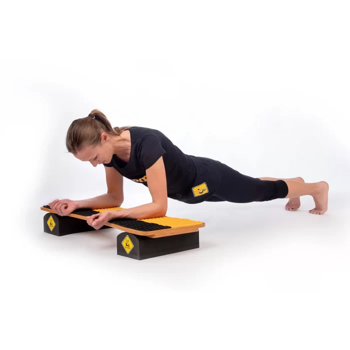 w1622304 RollerBone Wassersport Balanceboard Fitbone Bricksset action2 1